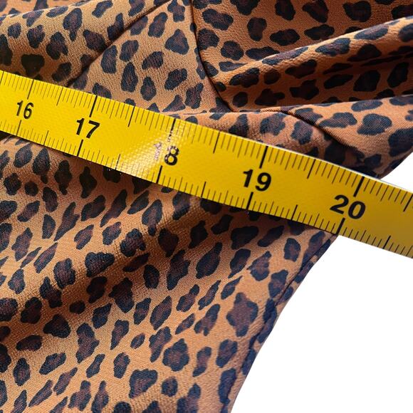 Vintage 80's REFLECTIONS Lepoard Blouse with Soulder Pads Size 8 Made in the USA - Picture 3 of 5